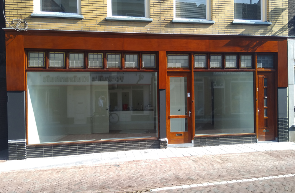 Storefront restauration Leiden