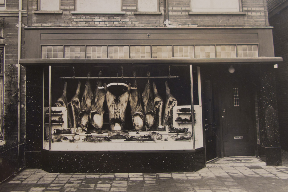 week 05: restoration of shop front butcher's shop, Haarlem