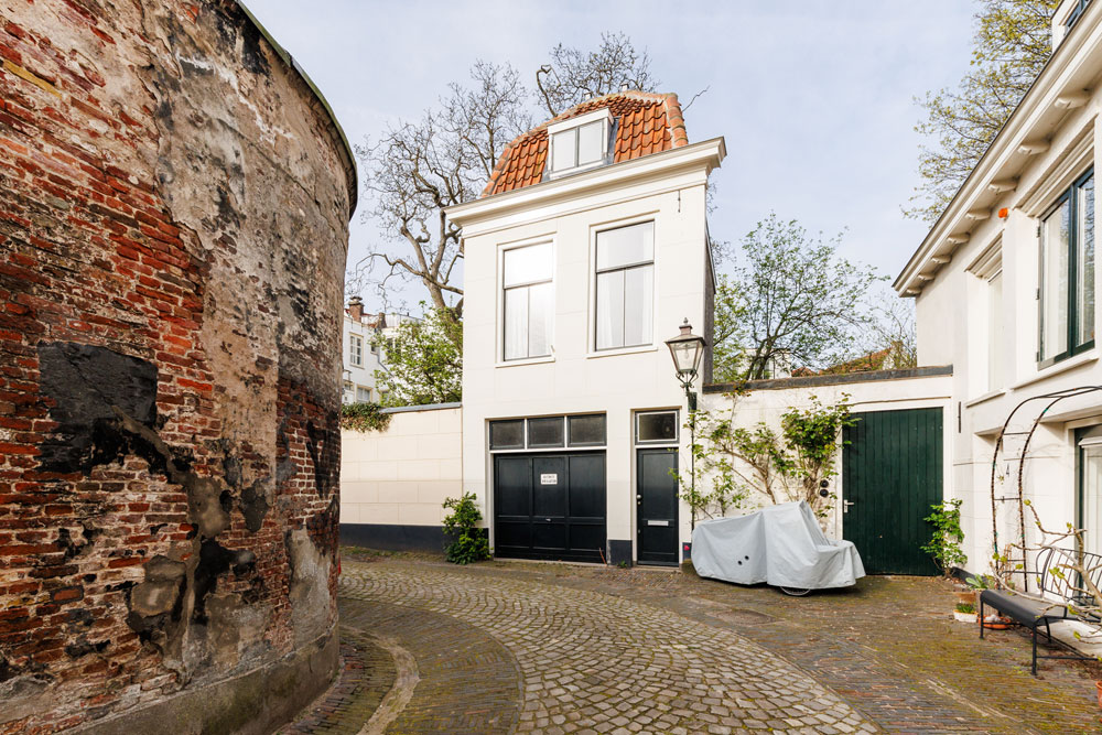 Restoration monumental house Leiden